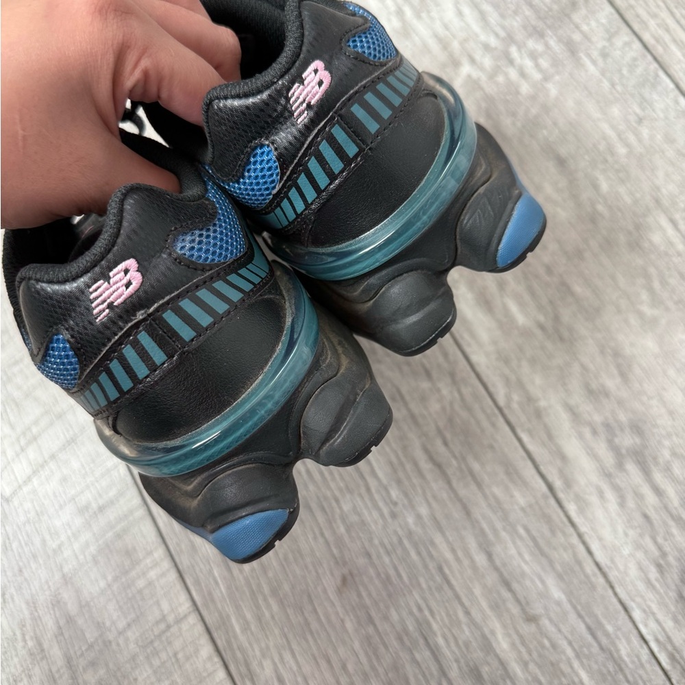 New Balance 9060 7.5 women’s - Picture 6 of 8